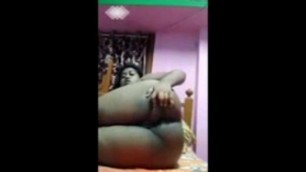 Bangladeshi ugly Girl Gives a nasty Fart when masturbate