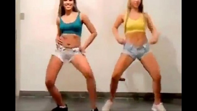 Amigas dançando funk 1